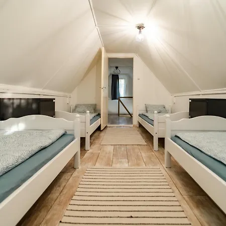 Koeroesvoelgyi Apartmanhazak 아파트 Postelek