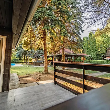 Koeroesvoelgyi Apartmanhazak 아파트 *