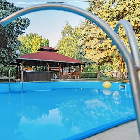 Koeroesvoelgyi Apartmanhazak 아파트 *