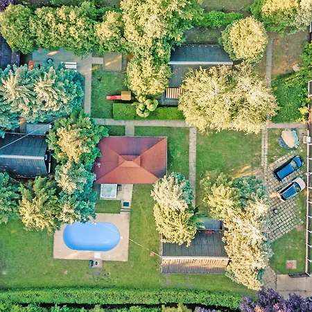 Koeroesvoelgyi Apartmanhazak 아파트