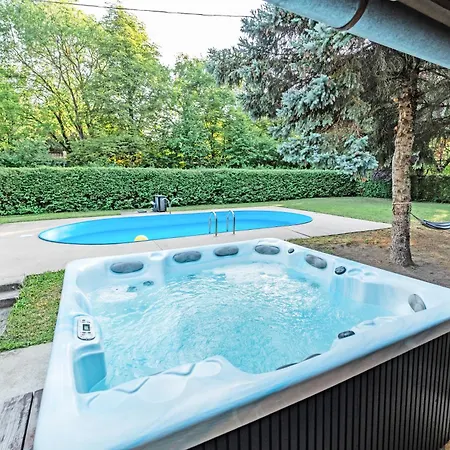 아파트 Koeroesvoelgyi Apartmanhazak *